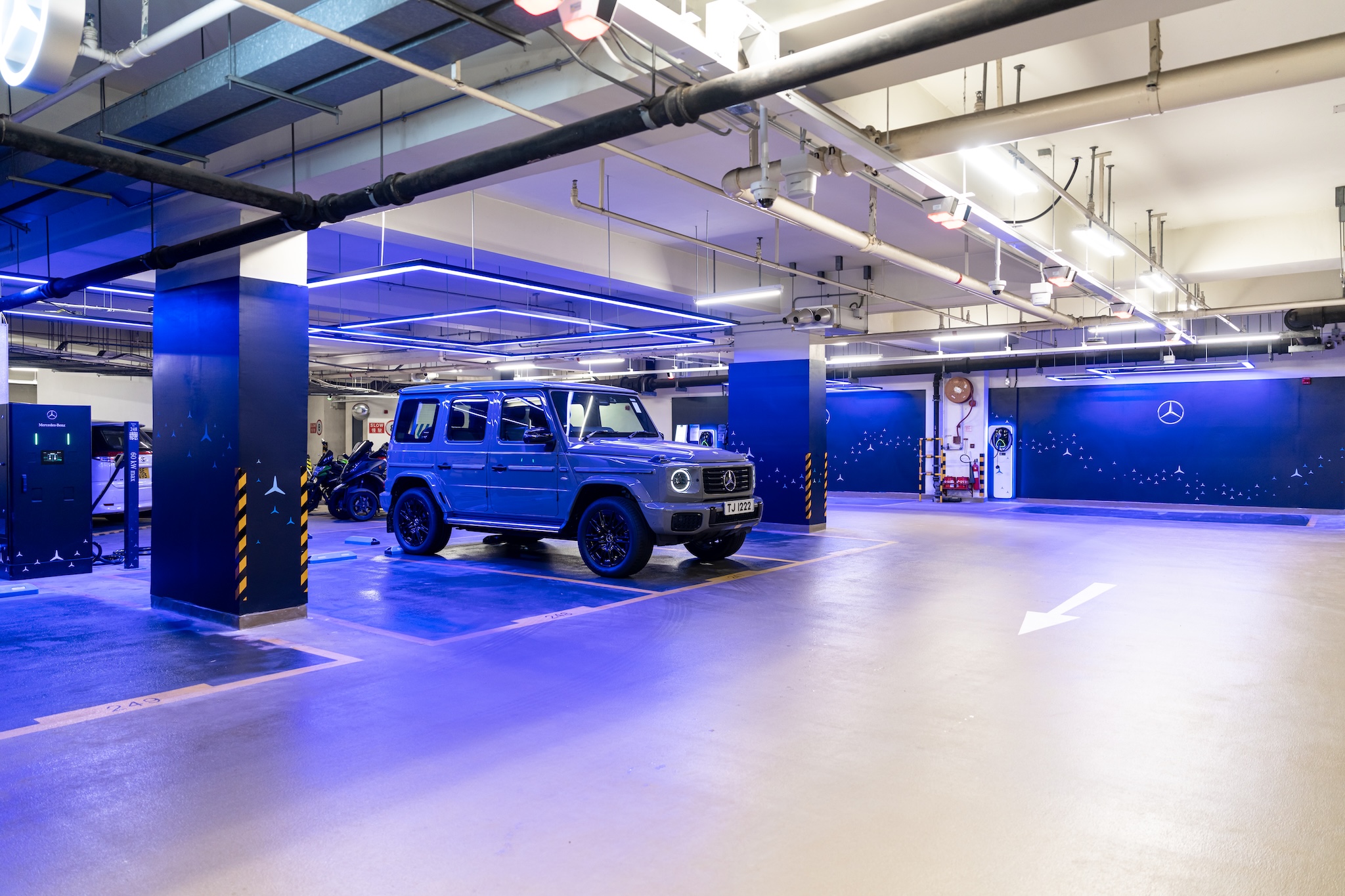 平治於數碼港開設全新充電站,配備創新動態充電技術 | Mercedes-Benz Opens New Charging Station at Cyberport Featuring Innovative Dynamic Charging Technology